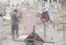 Limpia personal de Servicios Públicos los panteones municipales